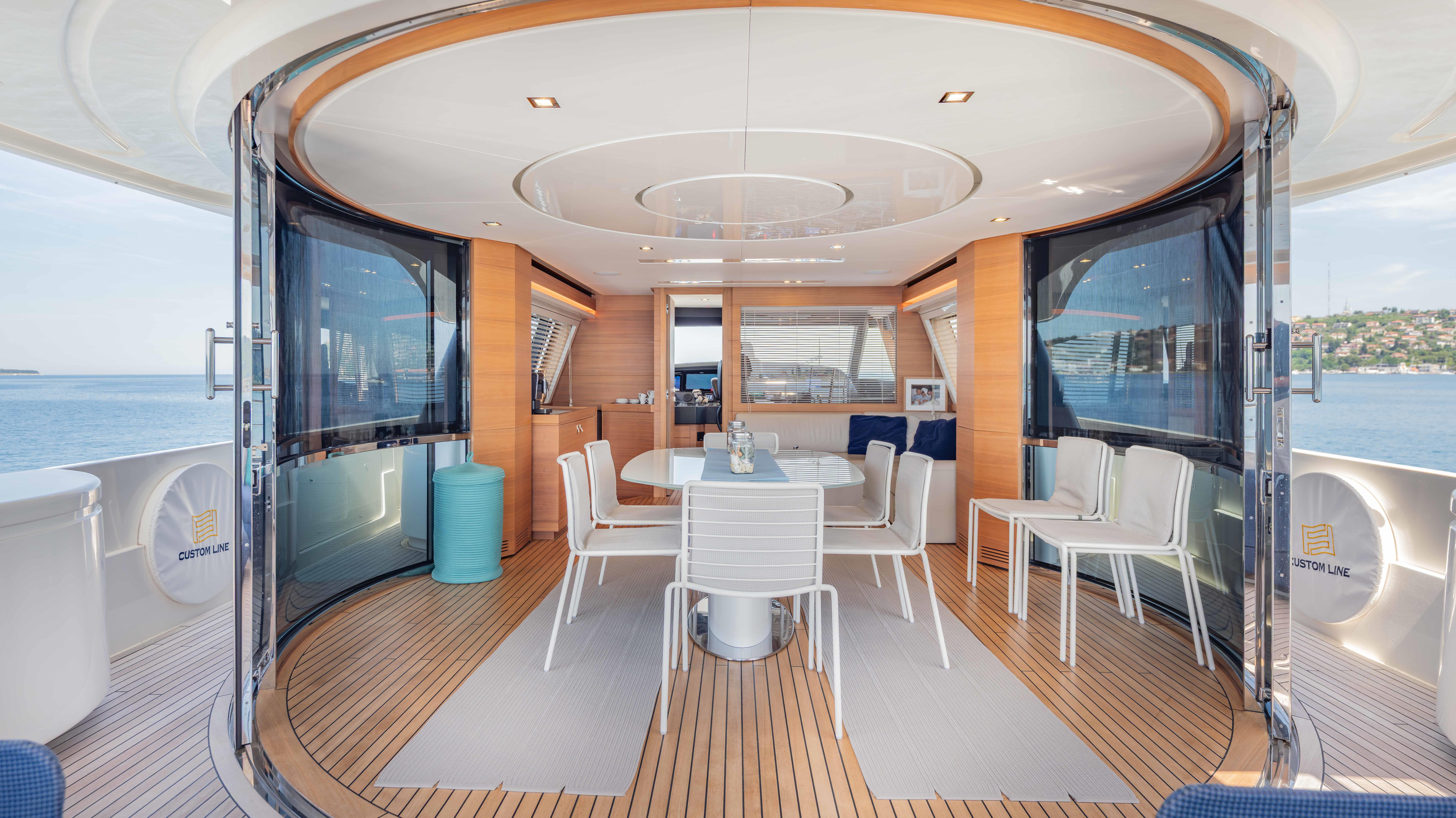 2017 CUSTOM LINE NAVETTA 28 
